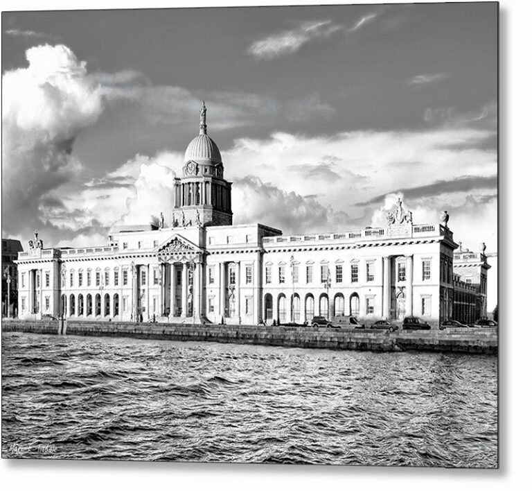 Custom House – Dublin Black And White Metal Print